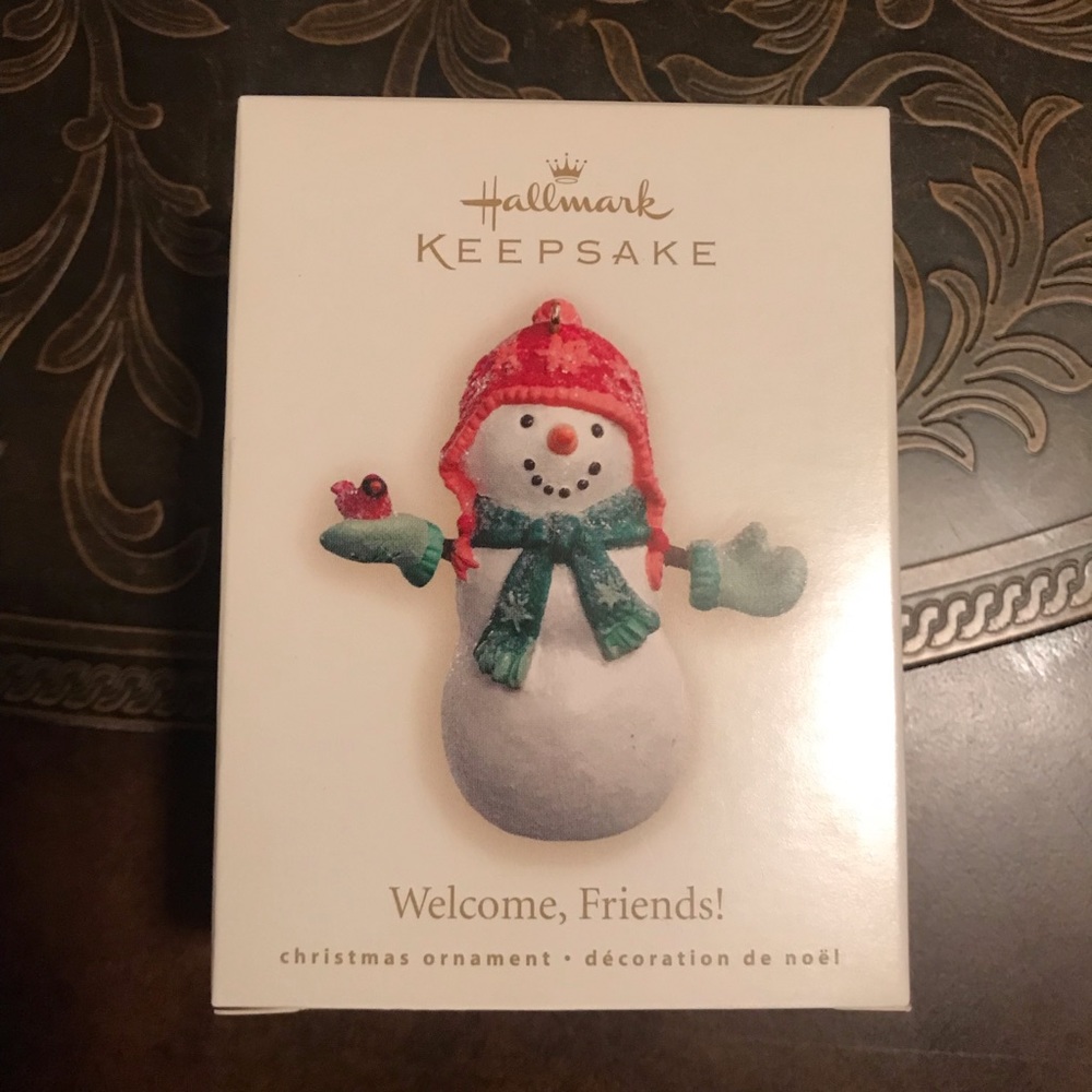 Hallmark 2007 vintage ornament. New in Box “Welcome Friends”